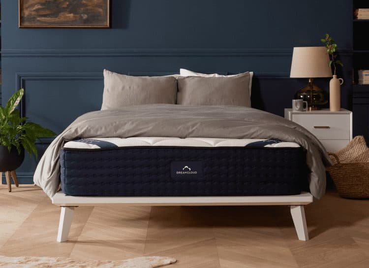 hero-side-mob-2x DreamCloud Mattress